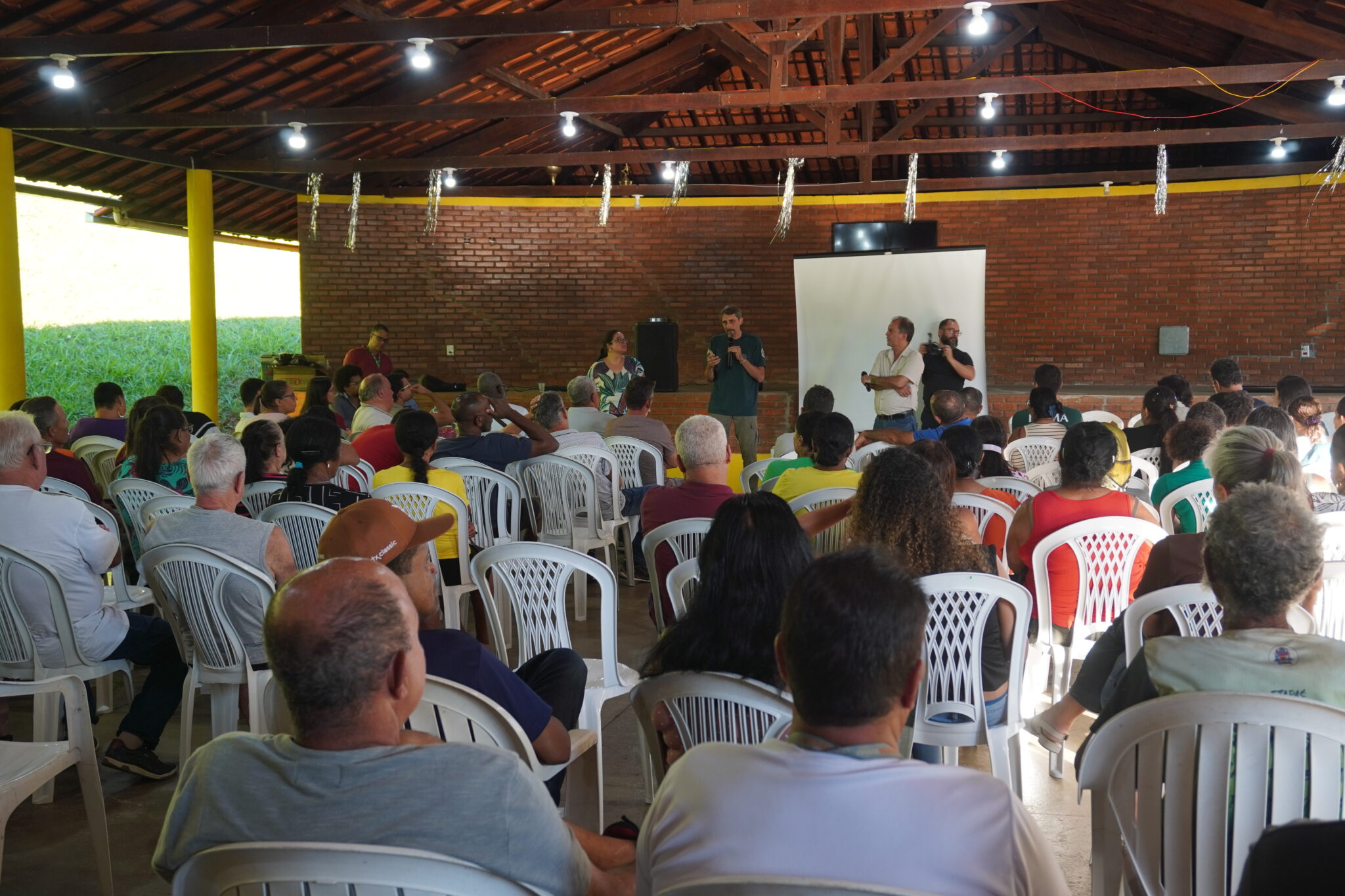Comunidades atingidas cobram respostas sobre impactos ambientais e sociais durante reunião com Ibama