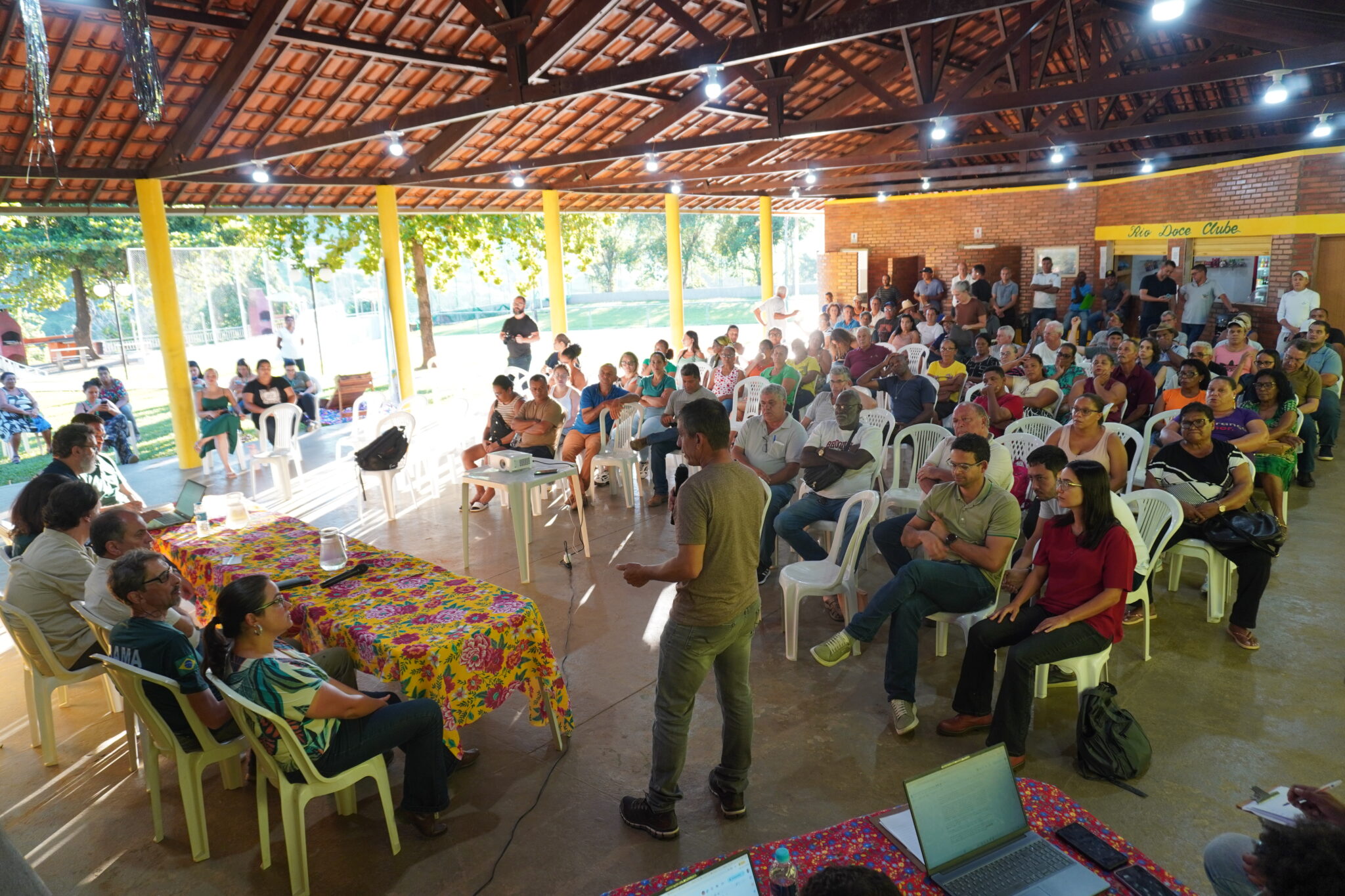 Pessoas atingidas discutem com Ibama futuro dos rejeitos no Lago de Candonga