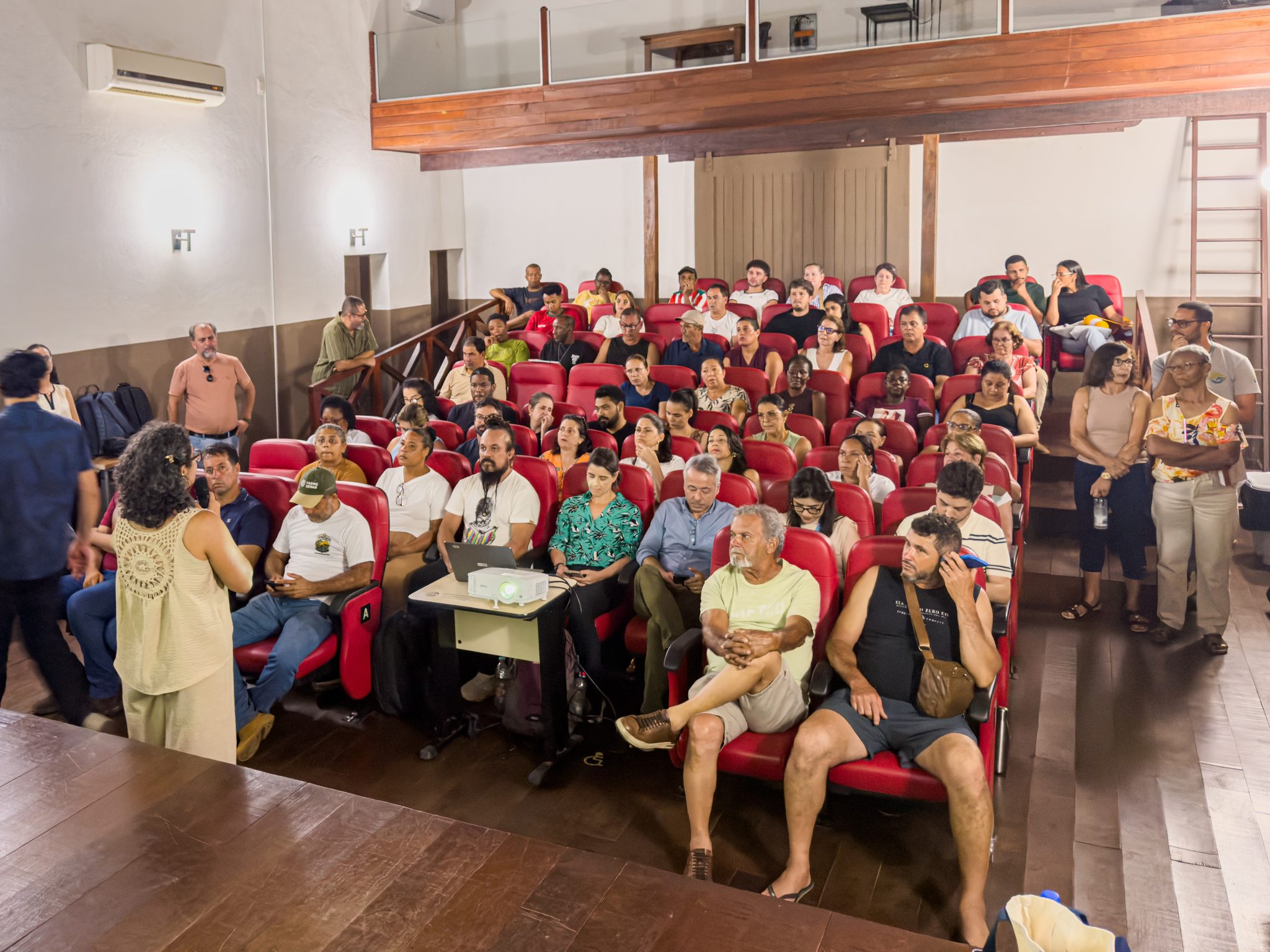 Reunião com BNDES esclarece dúvidas de organizações comunitárias sobre edital de projetos